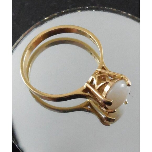 18K Gold Opal Ring Egyptian Hallmarks - Raised Setting - Size 8 - Picture 1 of 5